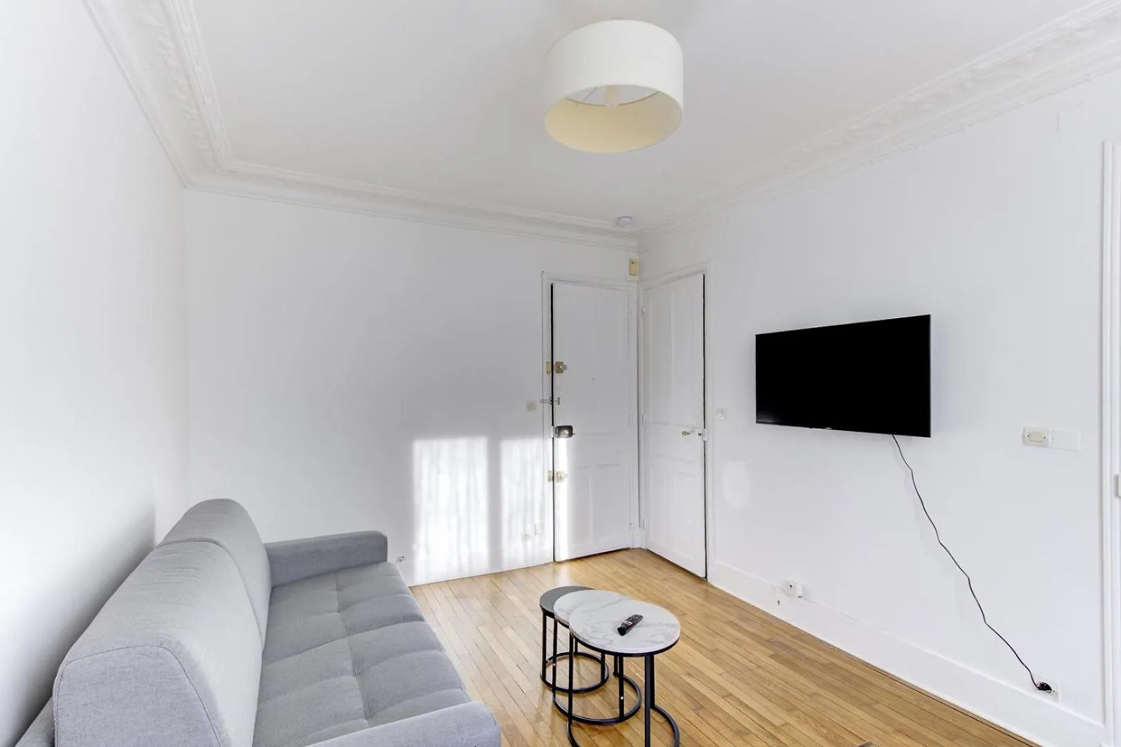 568 Dulong - Superbe Parisien